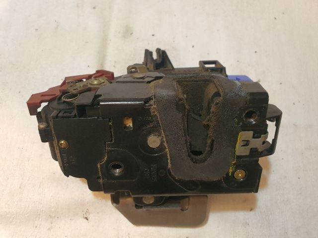 bontott AUDI A3 Bal első Ajtózár