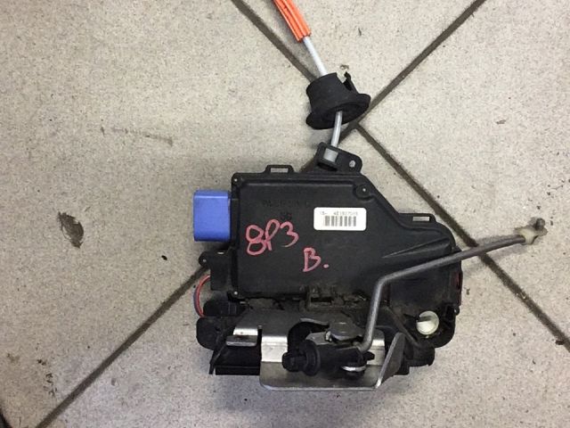 bontott AUDI A3 Bal első Ajtózár