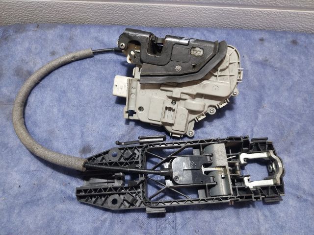 bontott AUDI A3 Bal első Ajtózár