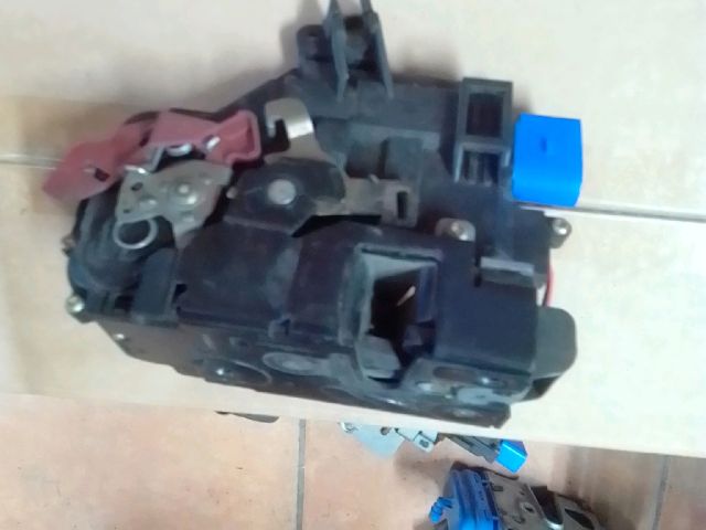 bontott AUDI A3 Bal első Ajtózár