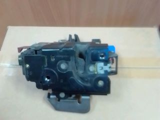 bontott AUDI A3 Bal első Ajtózár