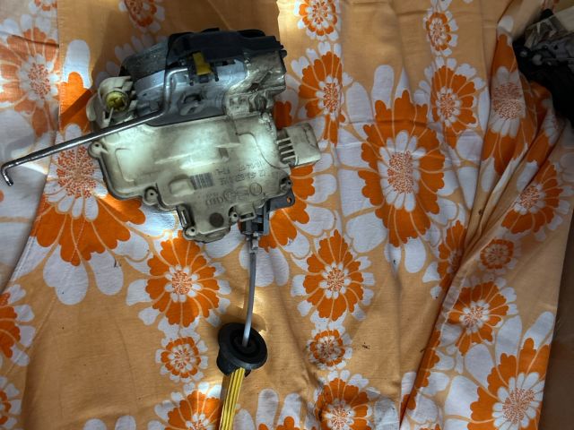 bontott AUDI A3 Bal első Ajtózár