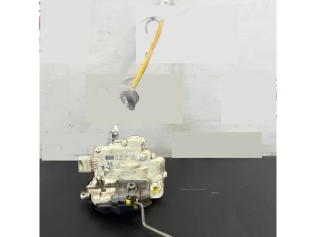 bontott AUDI A3 Bal első Ajtózár