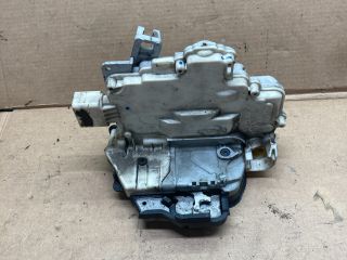 bontott AUDI A3 Bal első Ajtózár