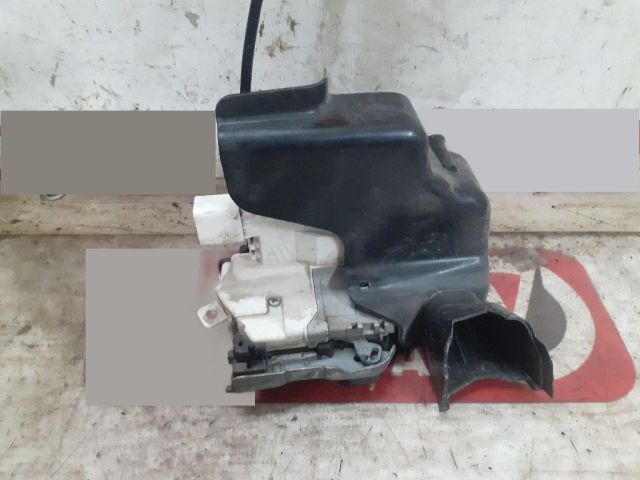 bontott AUDI A3 Bal első Ajtózár