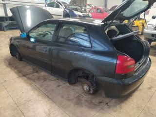 bontott AUDI A3 Bal első Alsó Zsanér