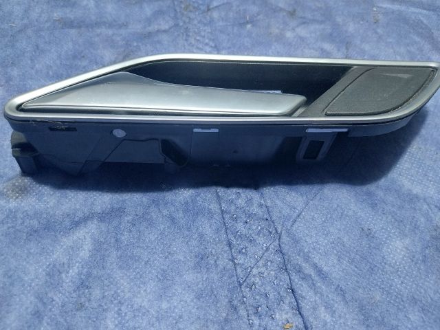 bontott AUDI A3 Bal első Belső Kilincs