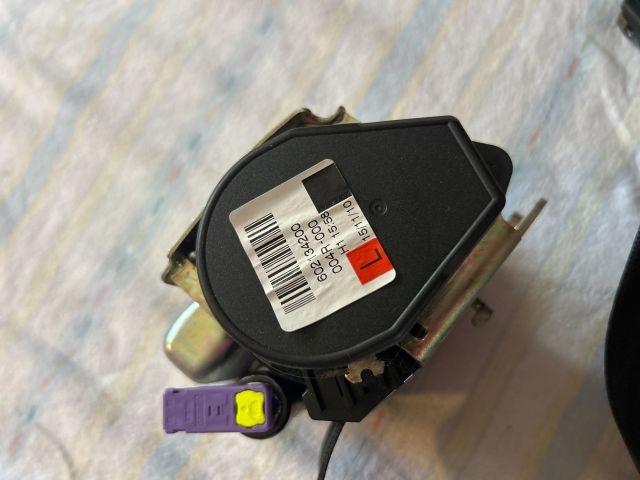 bontott AUDI A3 Bal első Biztonsági Öv