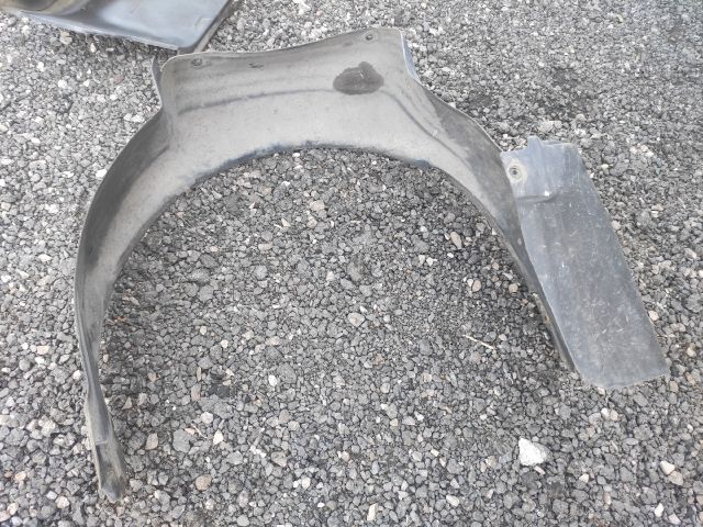 bontott AUDI A3 Bal első Dobbetét (Kerékjárati, Műanyag)