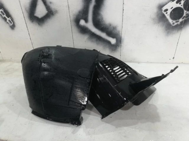 bontott AUDI A3 Bal első Dobbetét (Kerékjárati, Műanyag)