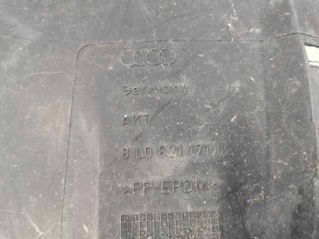 bontott AUDI A3 Bal első Első Dobbetét (Kerékjárati, Műanyag)