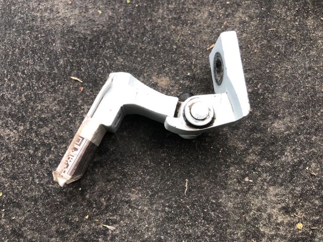 bontott AUDI A3 Bal első Felső Zsanér