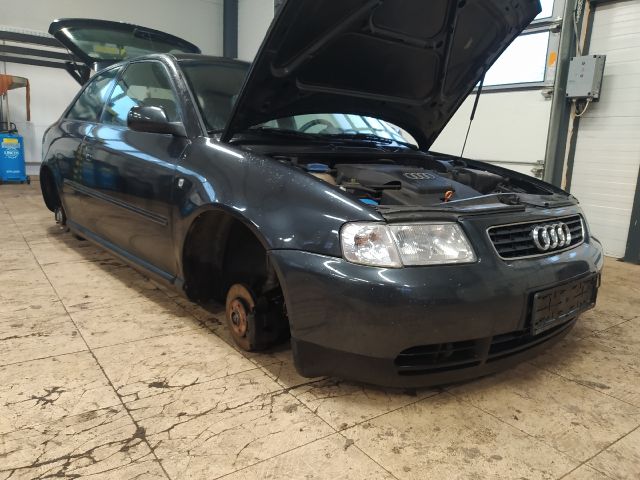 bontott AUDI A3 Bal első Felső Zsanér