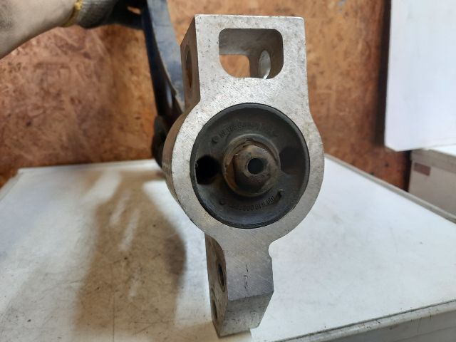 bontott AUDI A3 Bal első Futómű Kitámasztó