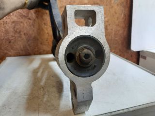 bontott AUDI A3 Bal első Futómű Kitámasztó