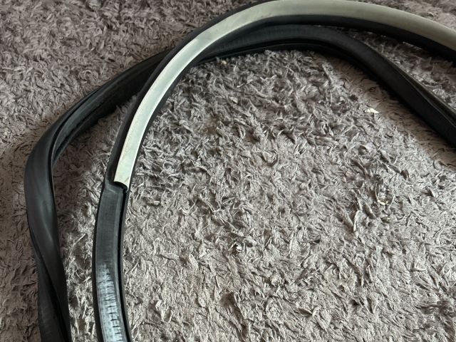 bontott AUDI A3 Bal első Gumikéder