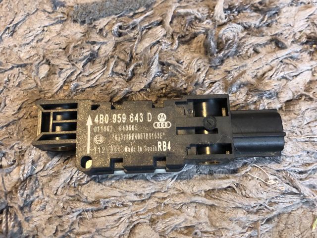 bontott AUDI A3 Bal első Oldal Ütközés Érzékelő