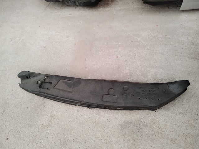 bontott AUDI A3 Bal első Sárvédő Gumi
