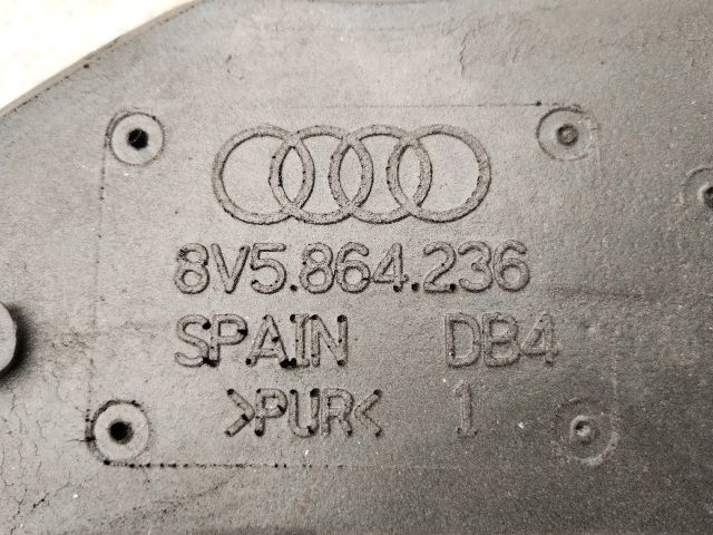 bontott AUDI A3 Bal első Sárvédő Gumi