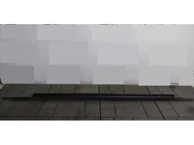 bontott AUDI A3 Bal első Vízlehúzó Gumicsík