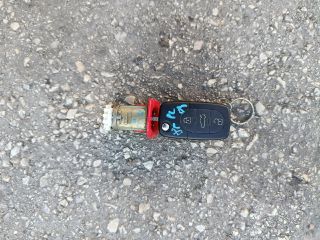 bontott AUDI A3 Bal első Zárbetét