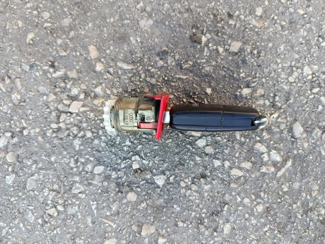 bontott AUDI A3 Bal első Zárbetét