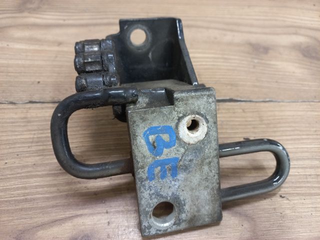 bontott AUDI A3 Bal első Zsanér