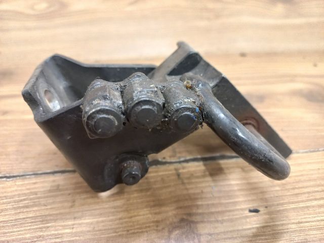 bontott AUDI A3 Bal első Zsanér