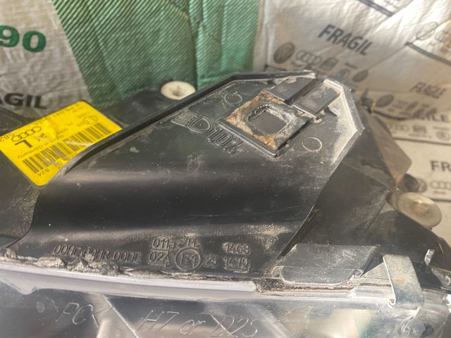 bontott AUDI A3 Bal Fényszóró