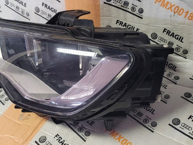 bontott AUDI A3 Bal Fényszóró