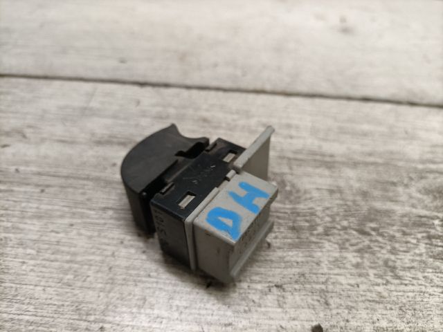 bontott AUDI A3 Bal hátsó Ablakemelő Kapcsoló