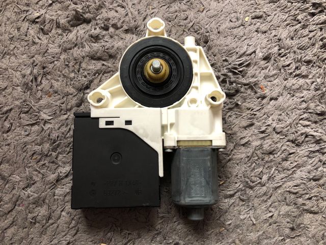 bontott AUDI A3 Bal hátsó Ablakemelő Motor