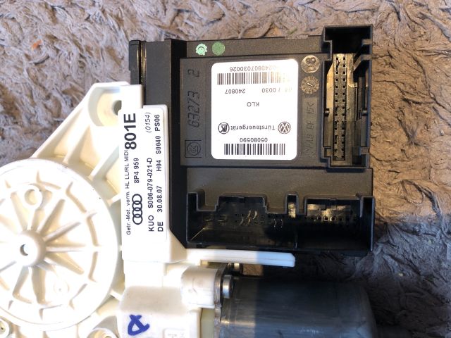 bontott AUDI A3 Bal hátsó Ablakemelő Motor