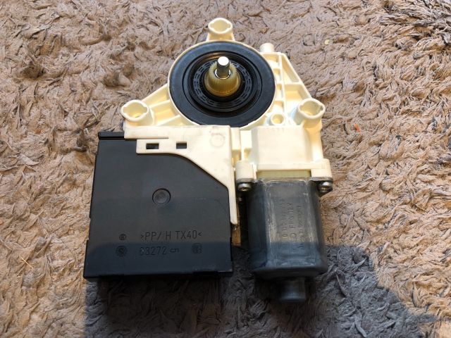 bontott AUDI A3 Bal hátsó Ablakemelő Motor