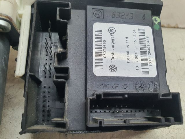 bontott AUDI A3 Bal hátsó Ablakemelő Motor