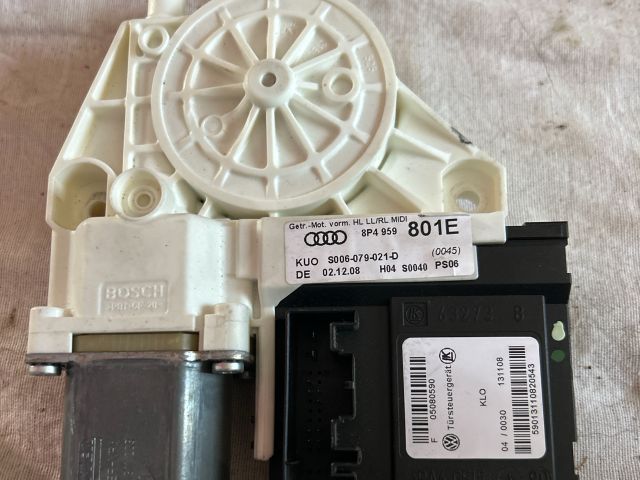 bontott AUDI A3 Bal hátsó Ablakemelő Motor