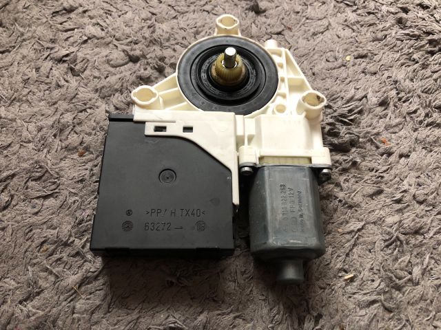 bontott AUDI A3 Bal hátsó Ablakemelő Motor