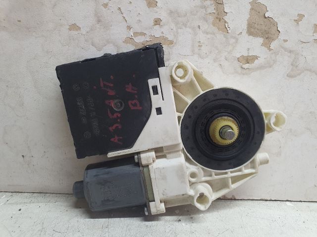 bontott AUDI A3 Bal hátsó Ablakemelő Motor