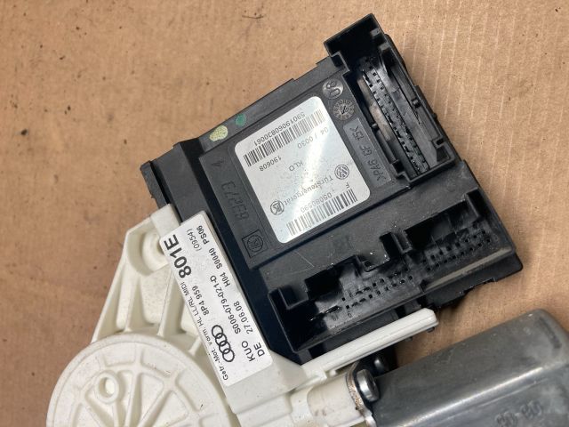 bontott AUDI A3 Bal hátsó Ablakemelő Motor