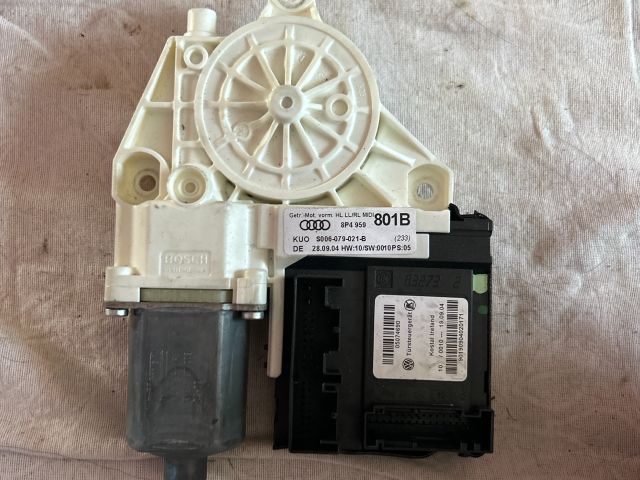 bontott AUDI A3 Bal hátsó Ablakemelő Motor