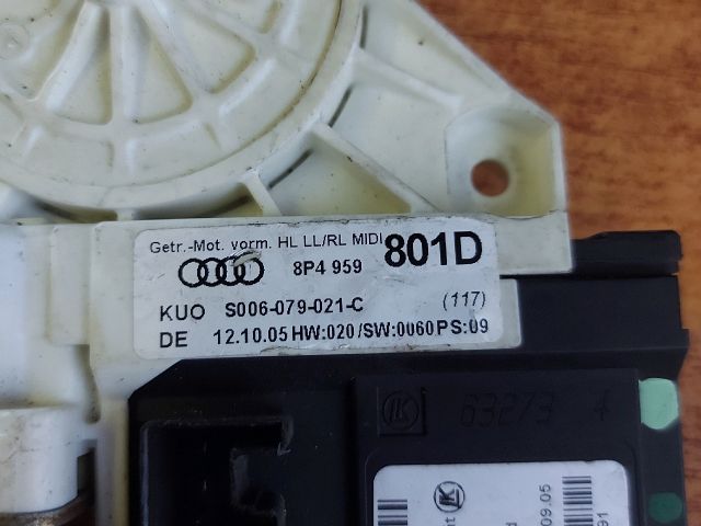 bontott AUDI A3 Bal hátsó Ablakemelő Motor