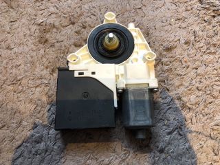 bontott AUDI A3 Bal hátsó Ablakemelő Motor