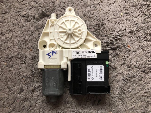 bontott AUDI A3 Bal hátsó Ablakemelő Motor