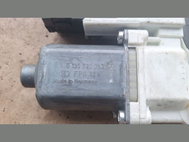 bontott AUDI A3 Bal hátsó Ablakemelő Motor