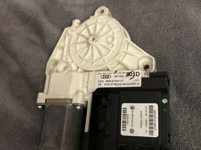 bontott AUDI A3 Bal hátsó Ablakemelő Motor