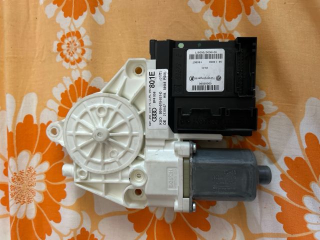 bontott AUDI A3 Bal hátsó Ablakemelő Motor