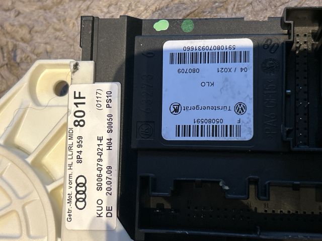 bontott AUDI A3 Bal hátsó Ablakemelő Motor