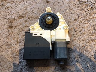 bontott AUDI A3 Bal hátsó Ablakemelő Motor