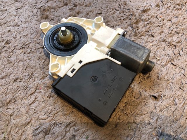 bontott AUDI A3 Bal hátsó Ablakemelő Motor