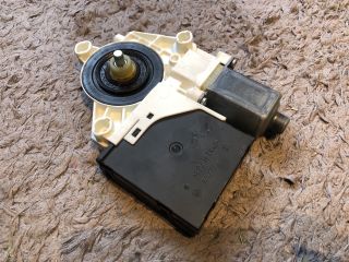 bontott AUDI A3 Bal hátsó Ablakemelő Motor